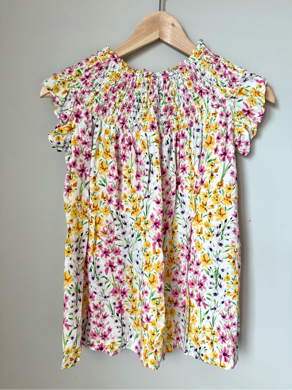 Crown & Ivy Colorful Floral Smocked Neck Top Blouse Flutter Sleeve - Picture 1 of 3